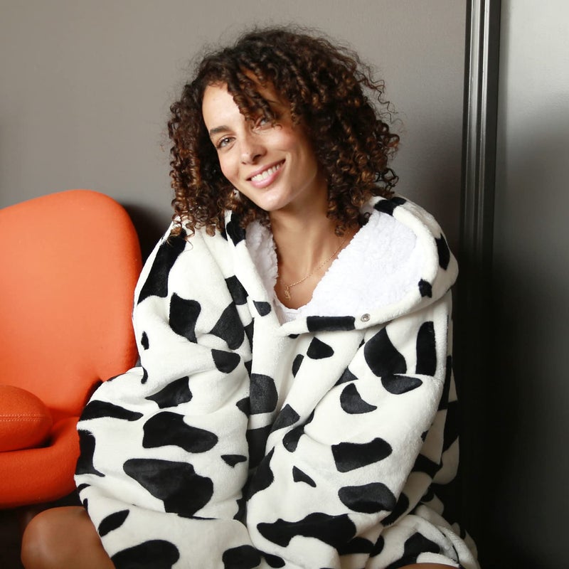 Catalonia هودي بطانية كتالونيا بنقشة البقر oversized، سترة بطانية قابلة للارتداء، سترة سفر ناعمة دافئة مريحة محمولة للبالغين رجال ونساء، هدية لها - Image 2