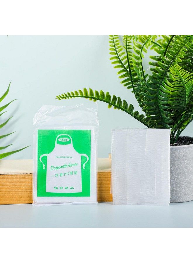 Satinior 50 قطعة مآزر بلاستيكية قابلة للاستخدام مرة واحدة للأطفال، مآزر مقاومة للماء والزيت، مآزر صغيرة شفافة من البولي إثيلين للأطفال للطهي والرسم والأكل والتعليم والحرف اليدوية والنزهات - Image 5