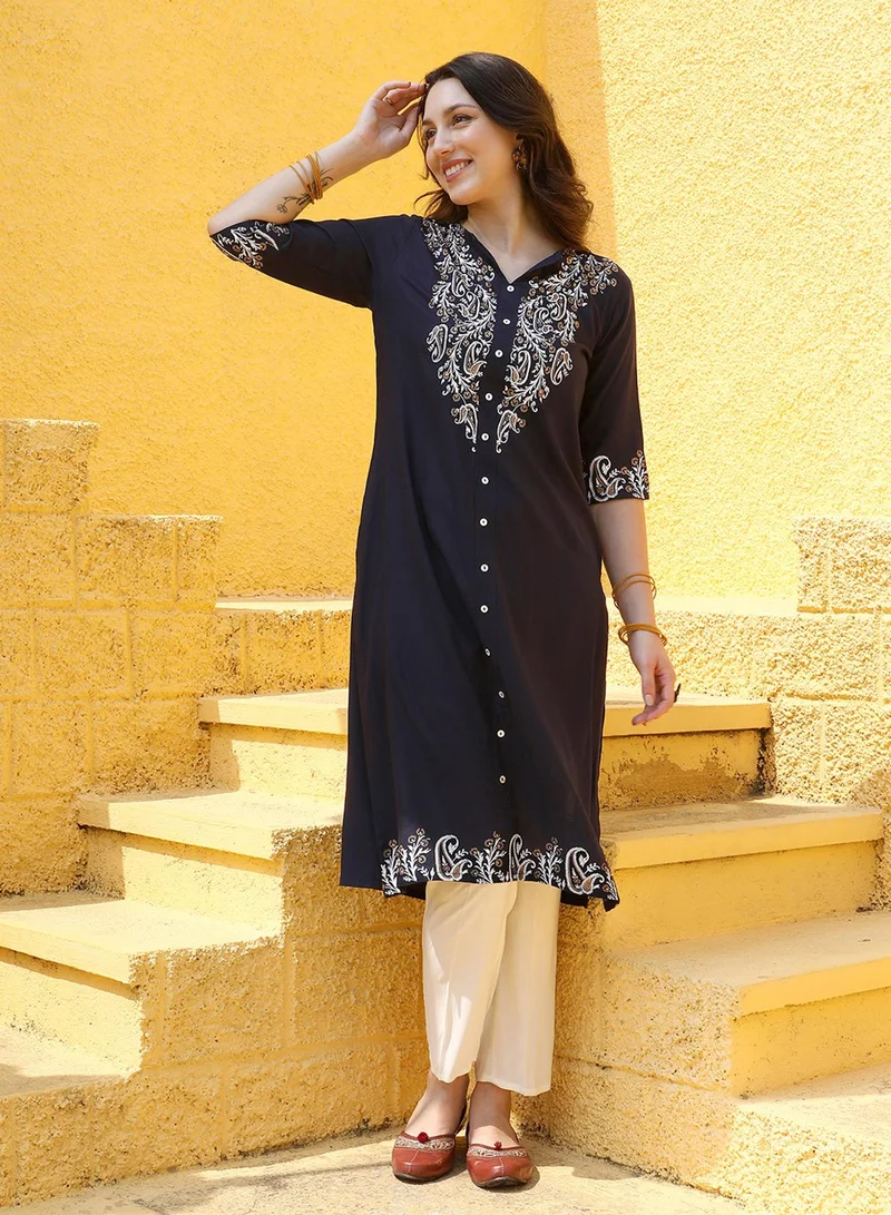 QISSA Women's Midnight Black Paisley Print Kurta With Chalk White Metallic Print Trousers Set