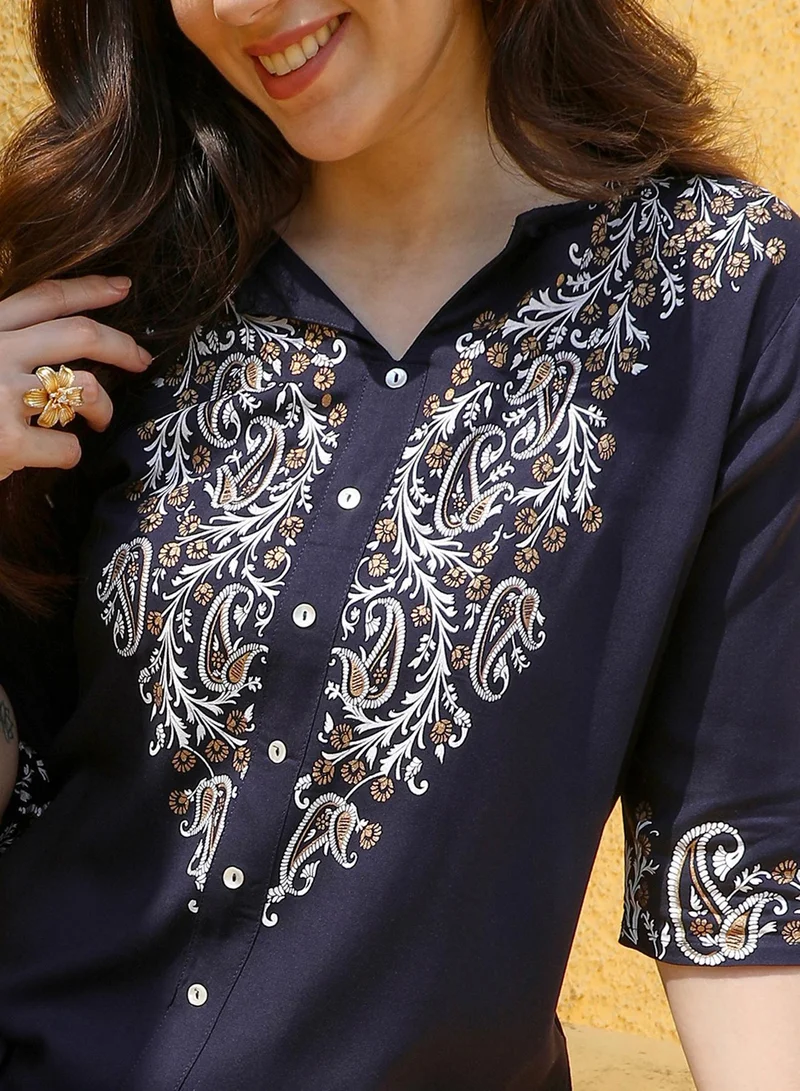 QISSA Women's Midnight Black Paisley Print Kurta With Chalk White Metallic Print Trousers Set