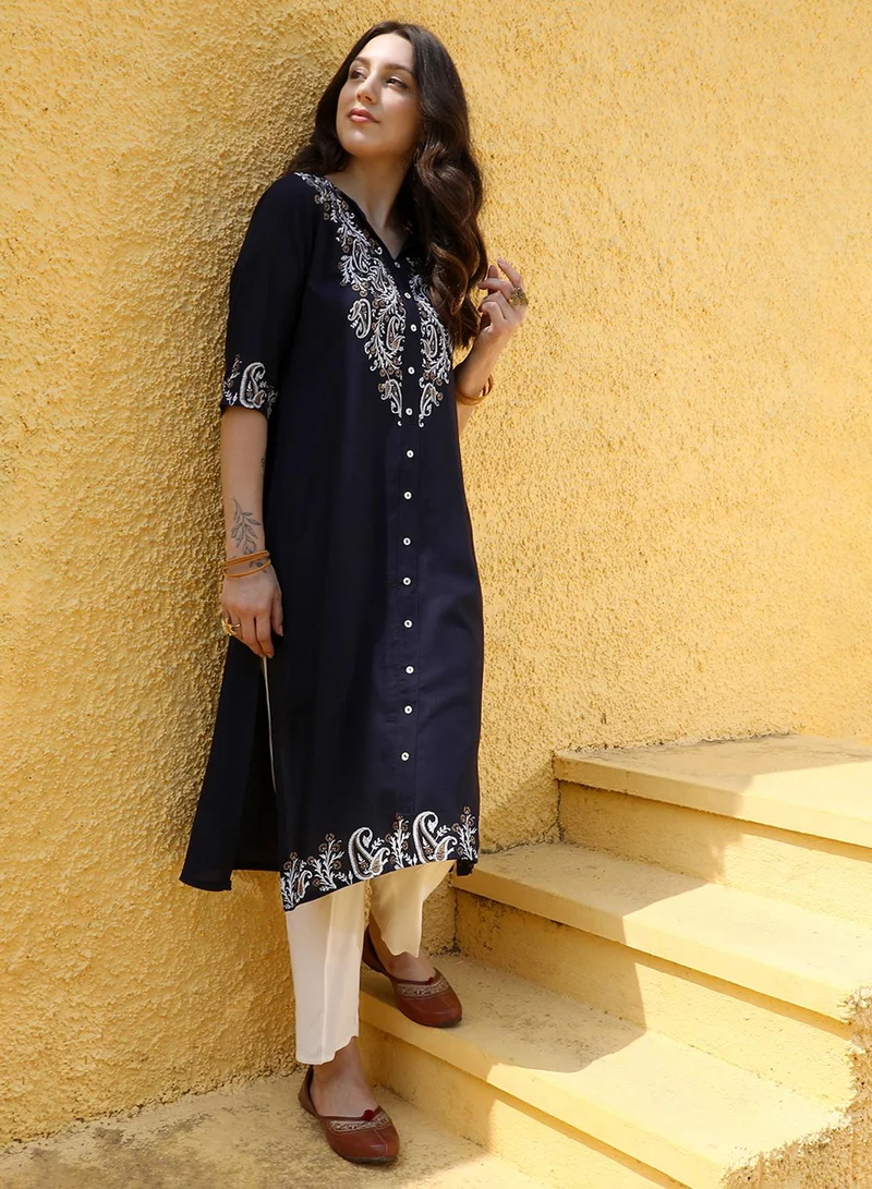 QISSA Women's Midnight Black Paisley Print Kurta With Chalk White Metallic Print Trousers Set