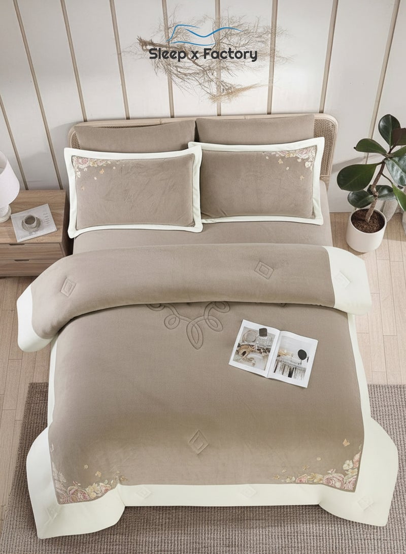 سليب × فاكتوري طقم مفرش شتوي مخمل مزخرف 6 قطع – مقاس كينج - Image 2