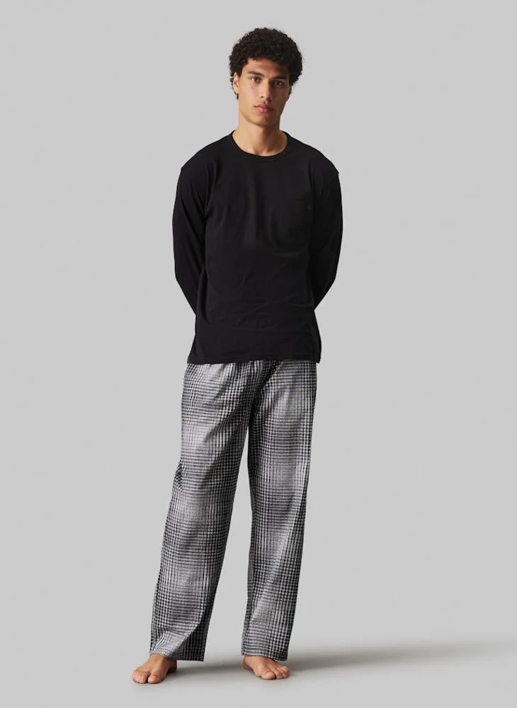 CALVIN KLEIN Crew Neck T-Shirt & Pants Set