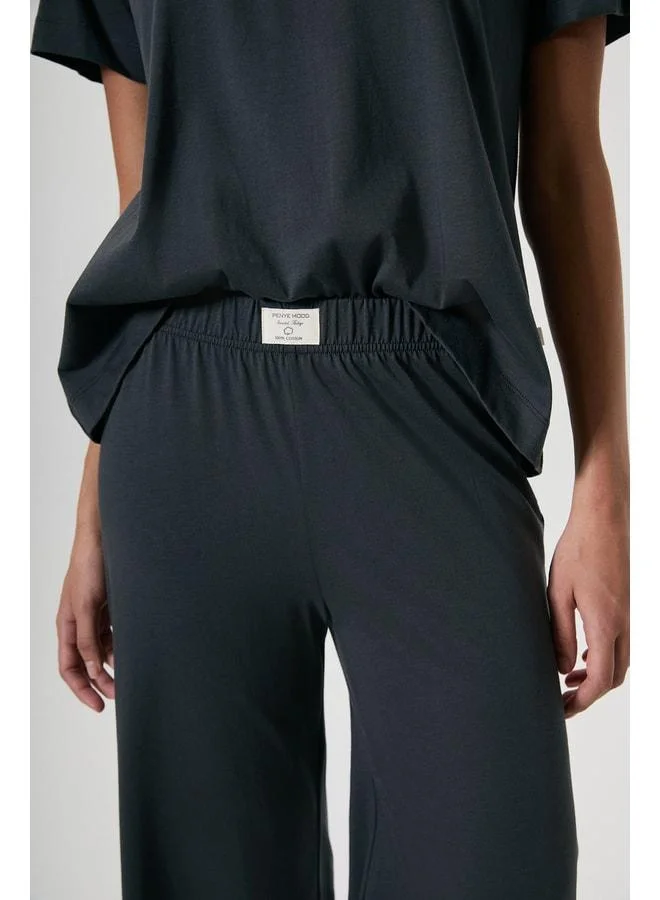 Penye Mood 100% cotton V-neck pajama set.