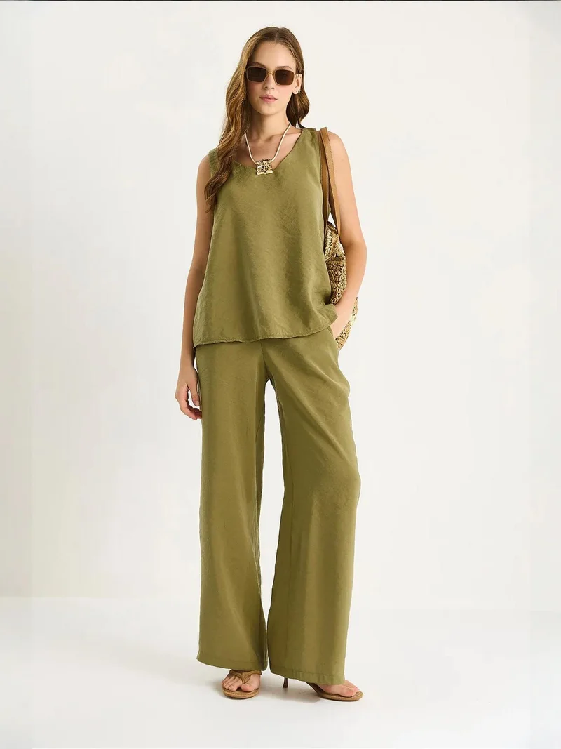 بيانكو لوتشي LUCCI V-Neck Cotton Blouse-Pants Two-Piece Set