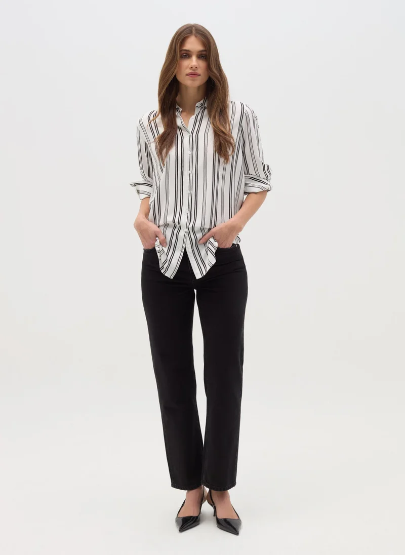 او في اس Black-Striped Off-White