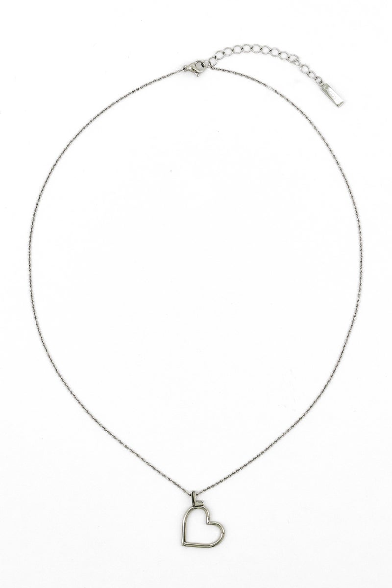 LACOSTE Women Fashionable Heart Pendant Necklace, Silver  - Image 4