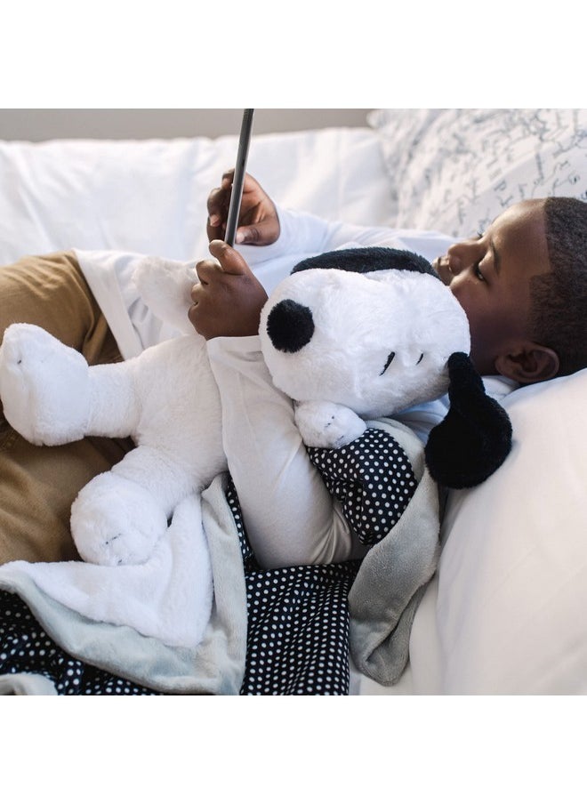 أنيمال أدفينتشور ®| Peanuts®| مجموعة Snoopy Cuddle Bundle™| مجموعة 2 في 1 من القطيفة مقاس 10 بوصات وبطانية مقاس 28 × 34 بوصة  - Image 3