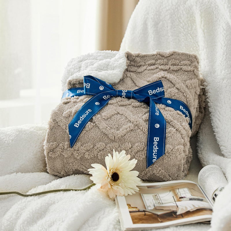 Bedsure Gentlesoft Sherpa Fleece Blanket Twin Size for Bed - Fluffy & Cozy Cable Jacquard Tufted for Women Gift, Thick and Warm Christmas Blanket for Winter, Beige, 60x80 Inches - Image 5