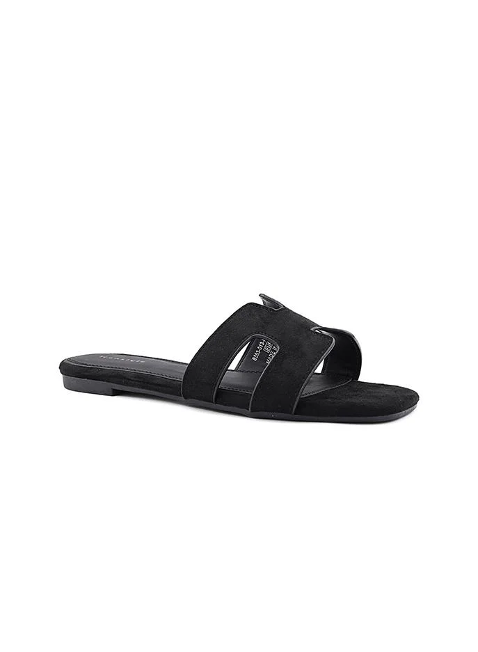 أيقون Comfortable flat sandal with soft upper and flexible sole.