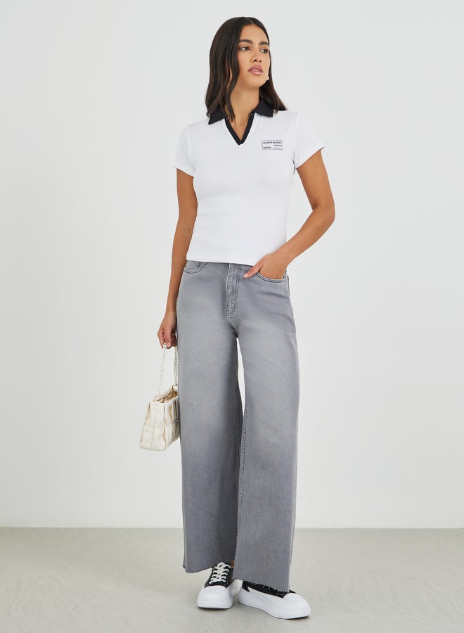 ستايلي جينز بقصة واسعة وخصر مرتفع بحافة خام - Image 1