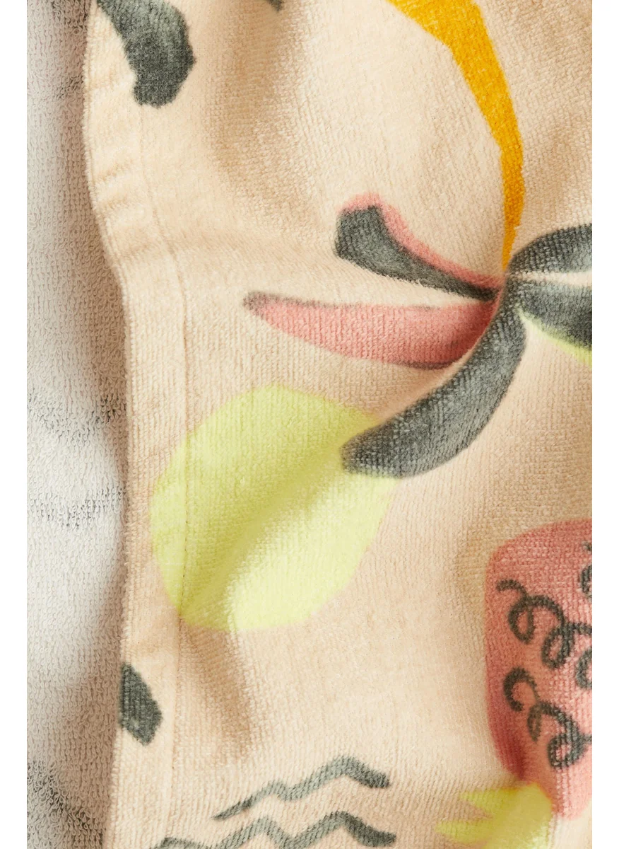 اتش اند ام Patterned Poncho Towel