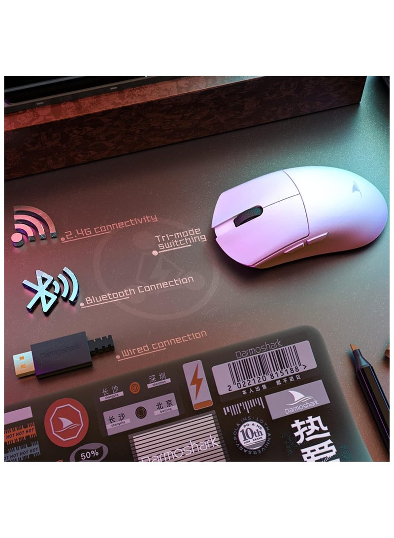 دارموشارك داروشارك ماوس العاب لاسلكي M3، ثلاثي الاوضاع 2.4G/USB-C/بلوتوث حتى 26000DPI، مستشعر بصري PAW3395 خفيف الوزن 58 غرام، 8 ازرار قابلة للبرمجة بطارية 500mAh، ماوس كمبيوتر للابتوب والكمبيوتر وماك - Image 2