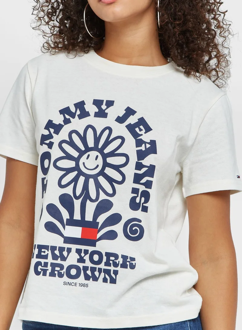 TOMMY JEANS Graphic T-Shirt