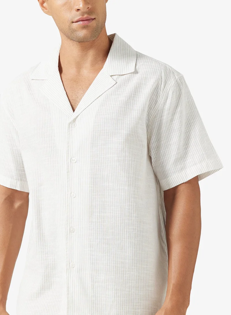 سفنتي فايف قميص كلاسيكي بقصة عادية