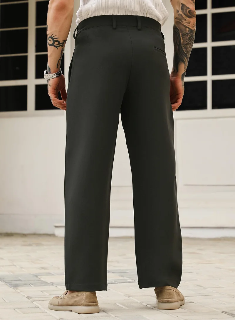 Campus Sutra Campus Sutra Men's Charcoal Grey Pleated-Straight Tailored Trousers | Mid-Rise , Straight Hem , Button Closure , Straight-Fit | Solid Plain | Polyester Blend Trouser For Casual Wear