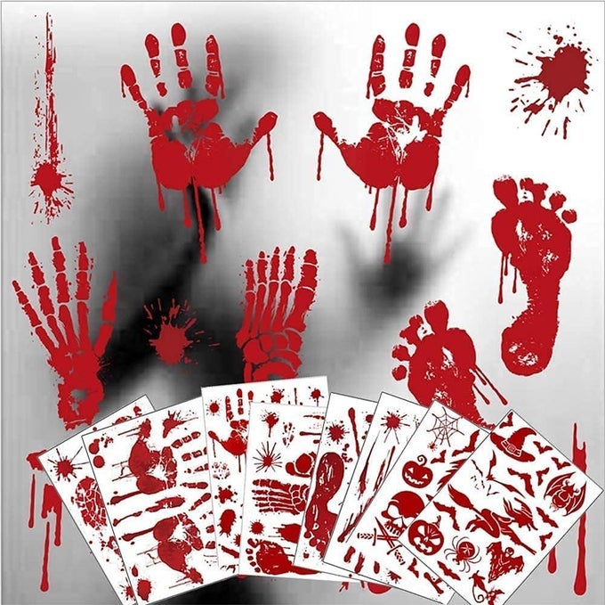 HALLOWEEN DECORATIONS 8 SHEET95PCS BLOODY HANDPRINT FOOTPRINT WALL DECAL FLOOR CLINGS HORROR HANDPRINT HOME PVC HALLOWEEN DECORATION WINDOW STICKERS