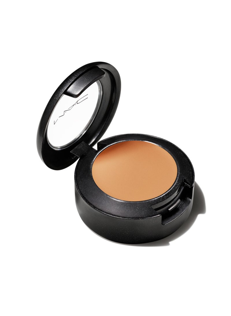 MAC Cosmetics Studio Finish SPF 35 Concealer  NC40 7 g / 0.24 US oz  - Image 1