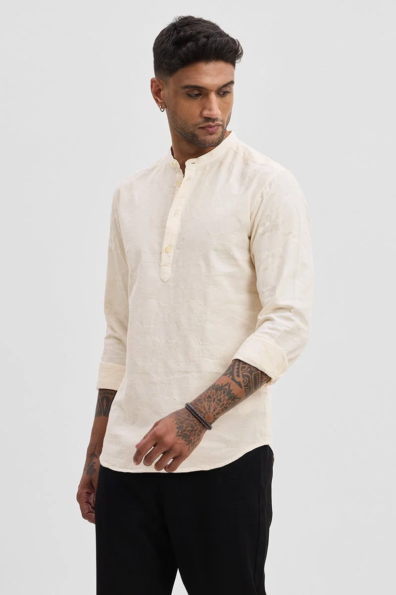 سنيتش كرتا أوف وايت بتصميم ذاتي