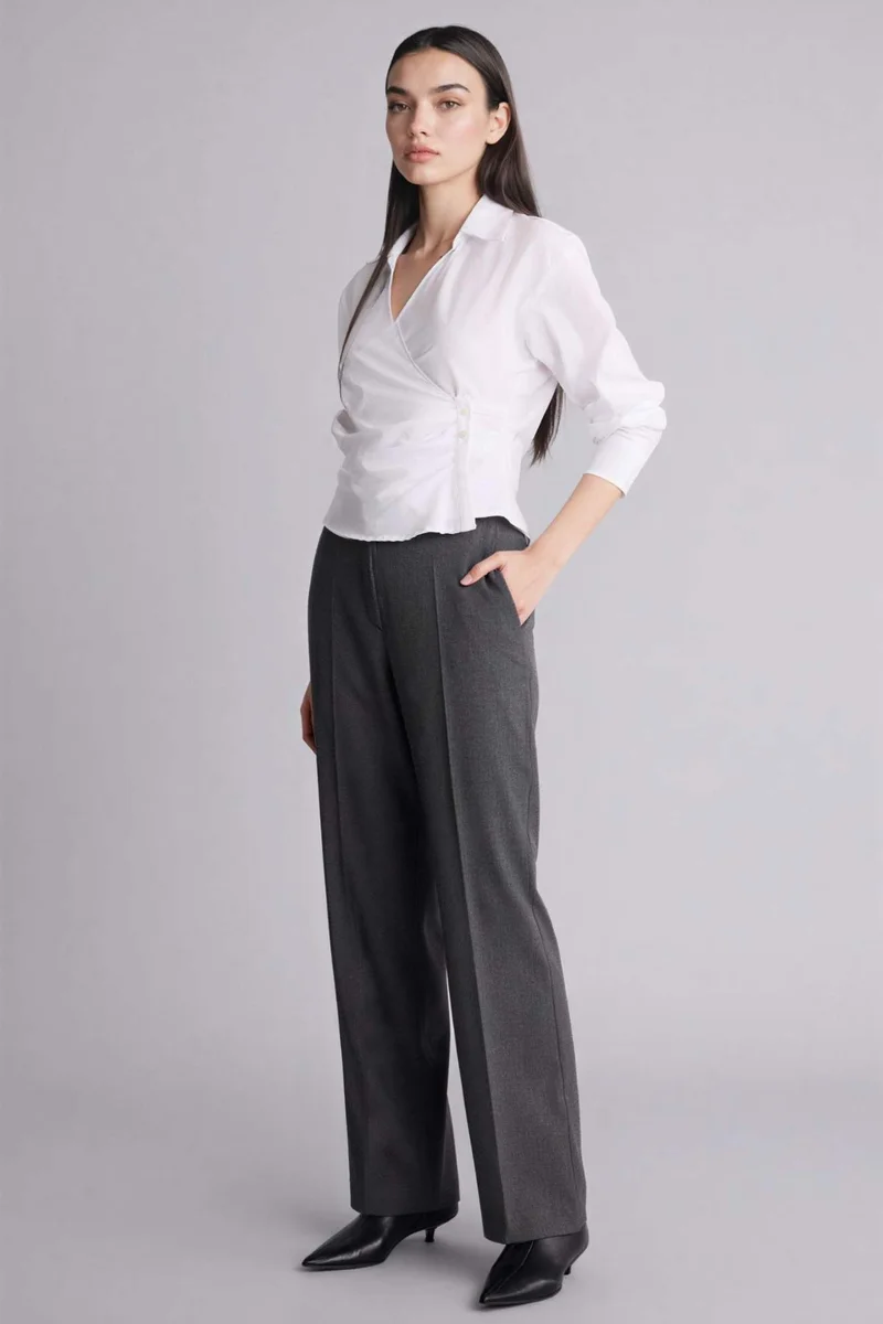 ديفاكتو Straight Fit Regular Hem Pocket Detailed Trousers