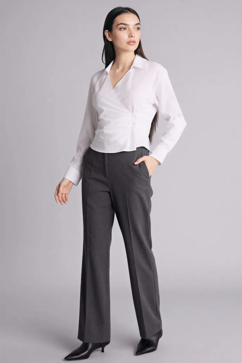 ديفاكتو Straight Fit Regular Hem Pocket Detailed Trousers