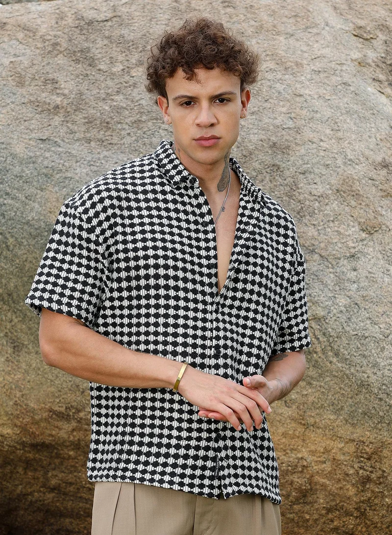 Campus Sutra Men's Midnight Black & Powder White Lozenge-Striped Oversized Shirt For Casual Wear | Cuban Collar | Short Sleeve | Button Closure | Oversized Shirt Crafted With Comfort Fit For Everyday Wear
