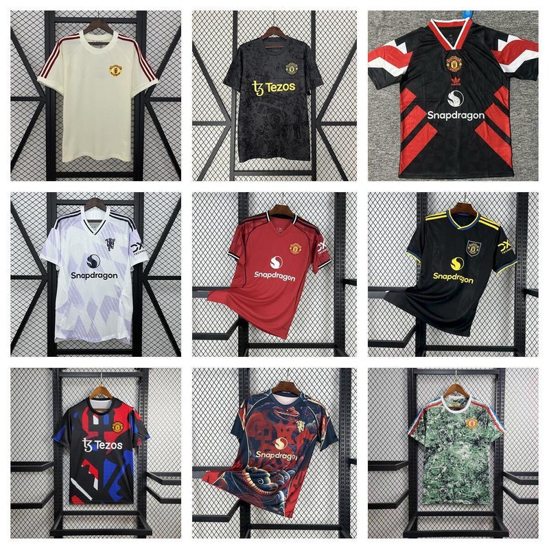 Manchester United Retro Football Jersey Short Sleeve - Image 2