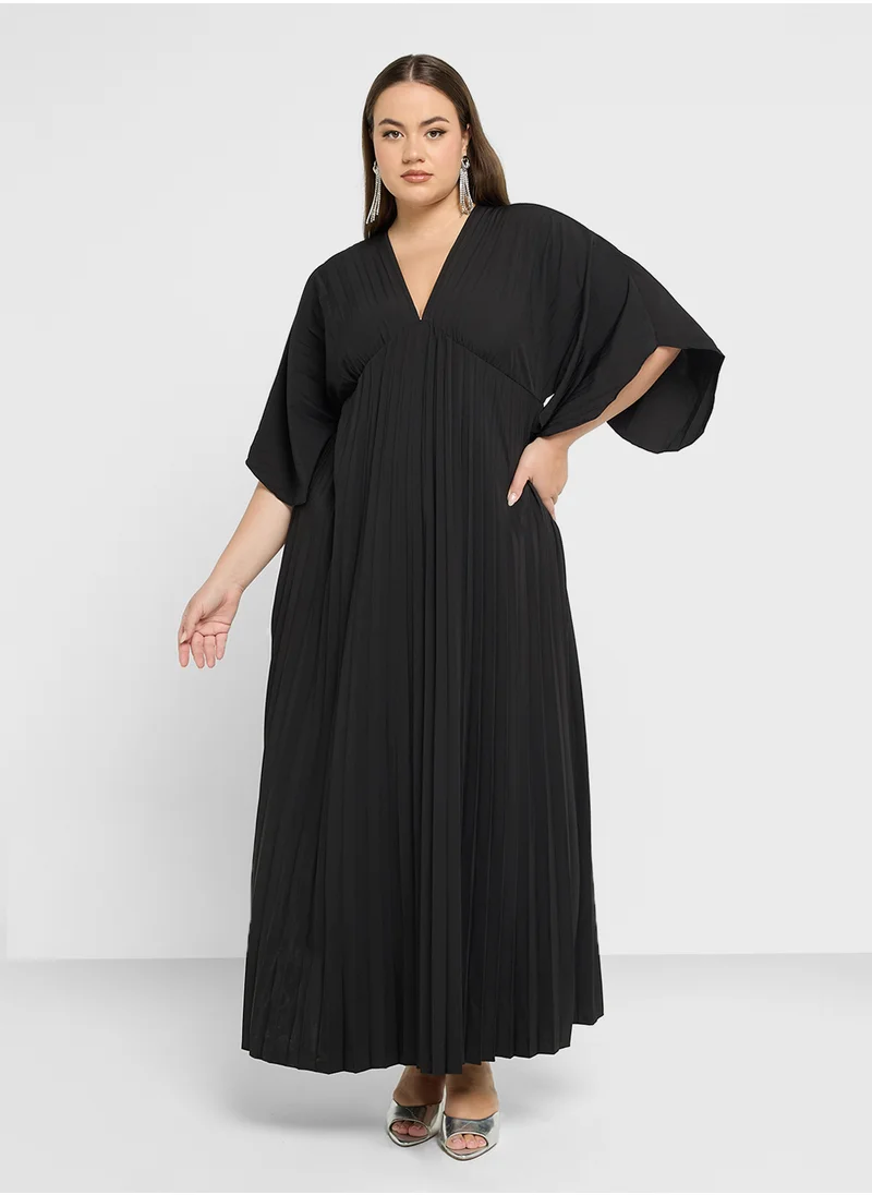 ايلا بلس Deep Neck Pleated Dress
