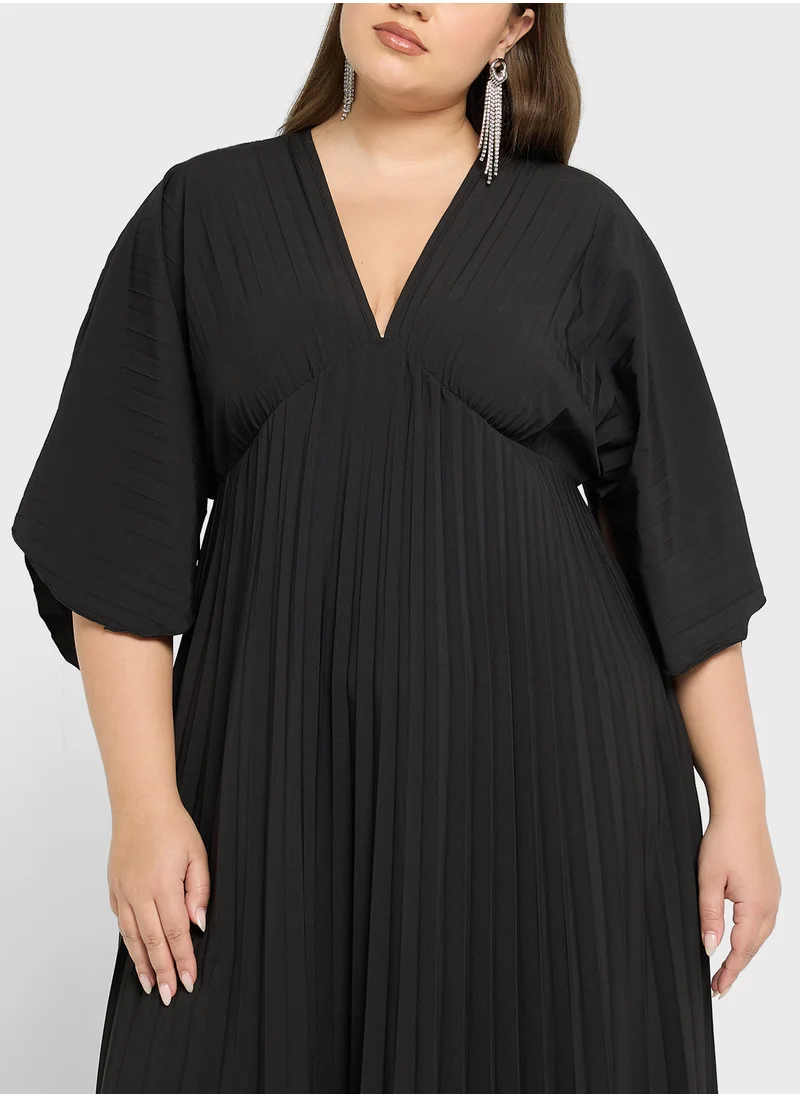 ايلا بلس Deep Neck Pleated Dress