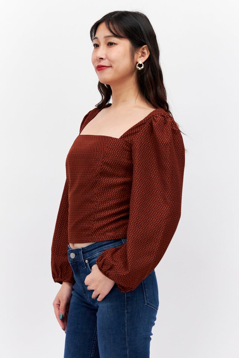 Levi's Women Square Neck Long Sleeve Allover Print Top, Brown - Image 4