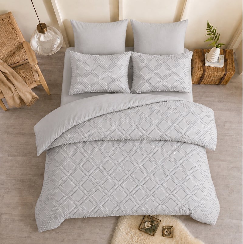HOMETOPIA Luxury King Size 6-Piece Comforter Set 264×229 cm – Embossed Fabric, Ultra Soft & Breathable Fabric, Comfortable, All-Season Use, Premium Quality, Ideal for AC Rooms & Home Use in Saudi Arabia. - Image 4