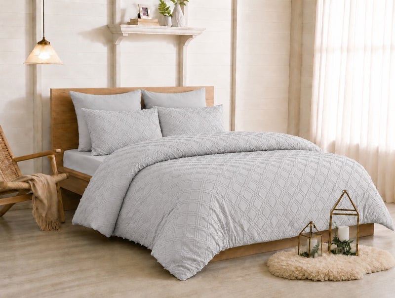 HOMETOPIA Luxury King Size 6-Piece Comforter Set 264×229 cm – Embossed Fabric, Ultra Soft & Breathable Fabric, Comfortable, All-Season Use, Premium Quality, Ideal for AC Rooms & Home Use in Saudi Arabia. - Image 3