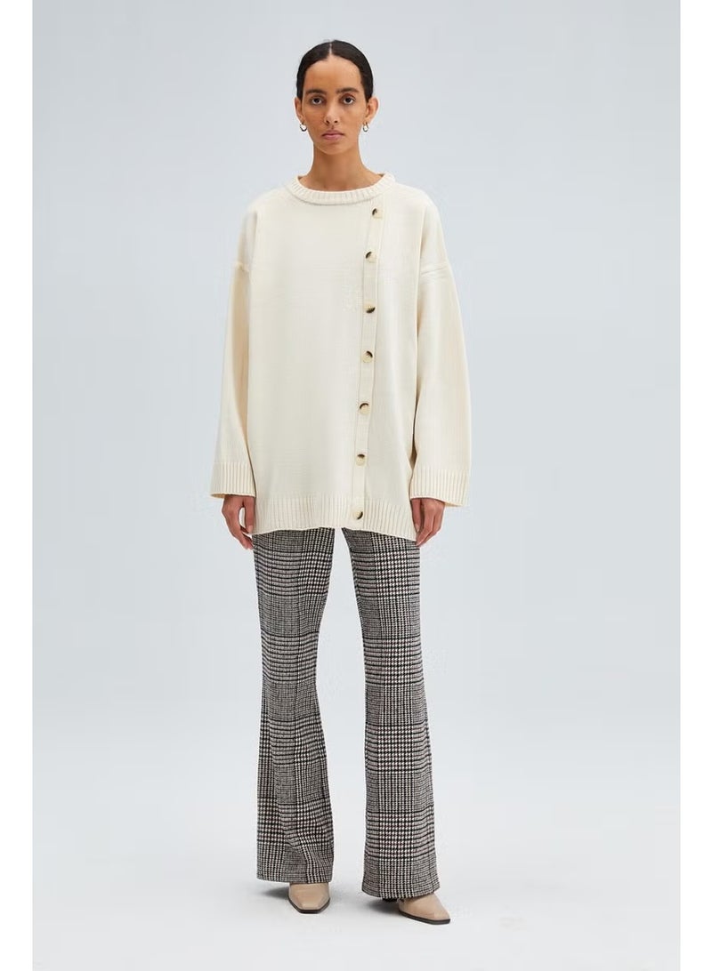 Touche Button Detailed Knitted Sweater - Image 4