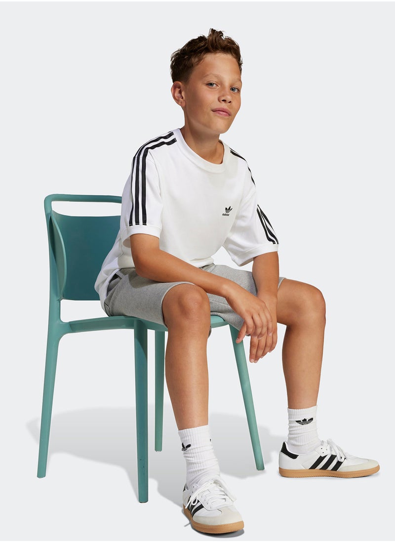 Youth Oversize Trefoil Short Big Logo Execution - pzsku/Z08FB408708B1BA6C462DZ/45/_/1739172255/d51d0ba2-ff6a-48ea-839e-46ab8c086bc2