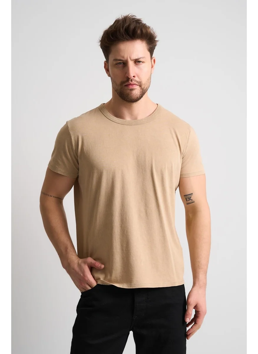 الكسندر جاردي Alexandergard Unisex Basic T-Shirt