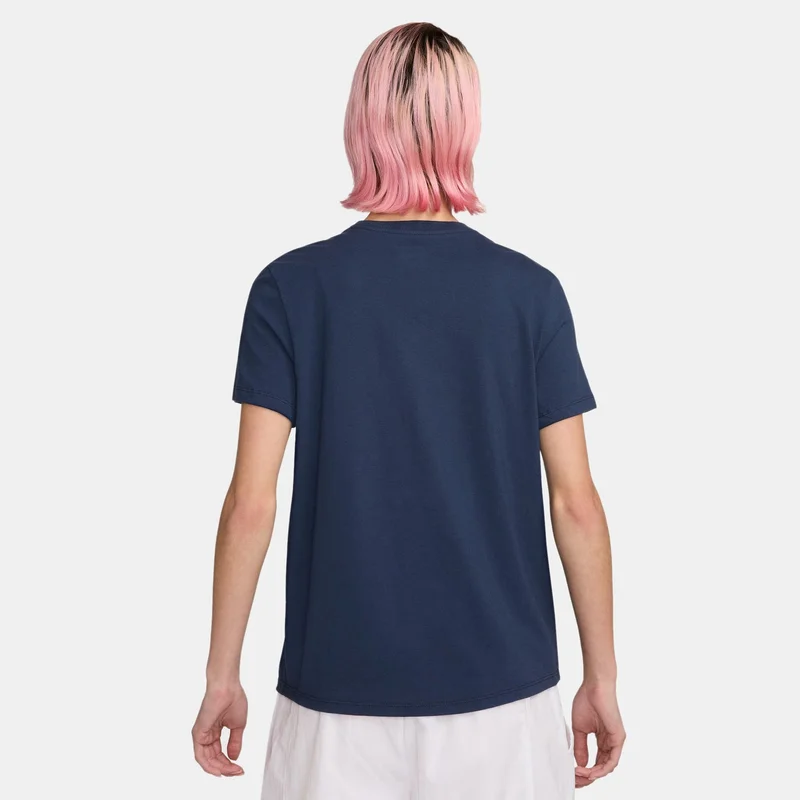 Nike Women's Sportswear Essentials Logo T-Shirt