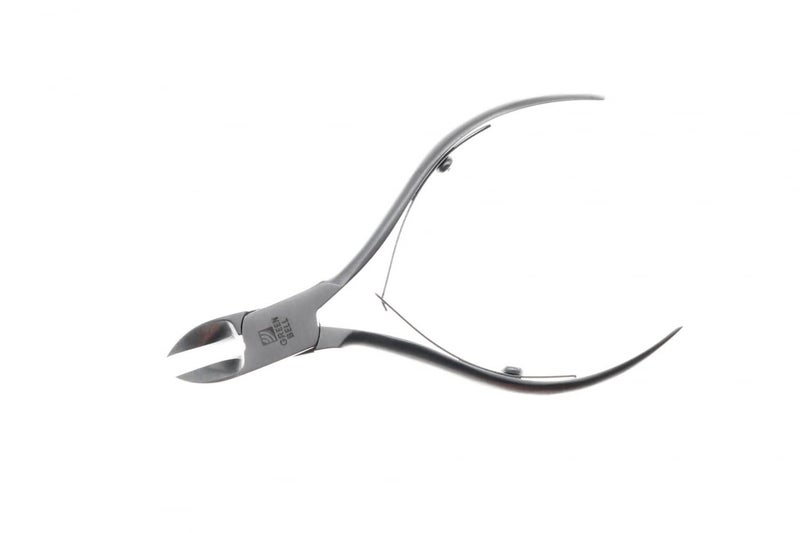 Seki Edge مقص أظافر محترف سيكي إيدج (SS-202) - مقصات أظافر من الفولاذ المقاوم للصدأ تقطع بسهولة الأظافر السميكة وأظافر القدم المنغرسة - أدوات باديكير للرجال والنساء - للاستخدام في الصالونات والمنتجعات الصحية والمنزل - صنع في اليابان - Image 1