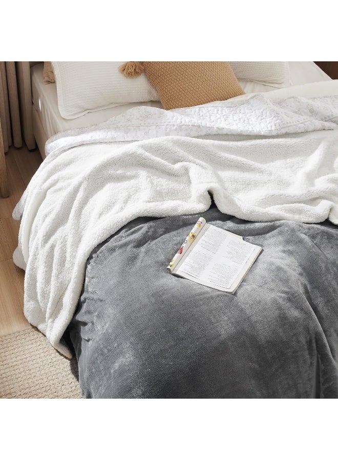 Bedsure Bedsure Sherpa Fleece Blanket Queen Size Grey Plush Blanket Fuzzy Soft Blanket Microfiber  - Image 2