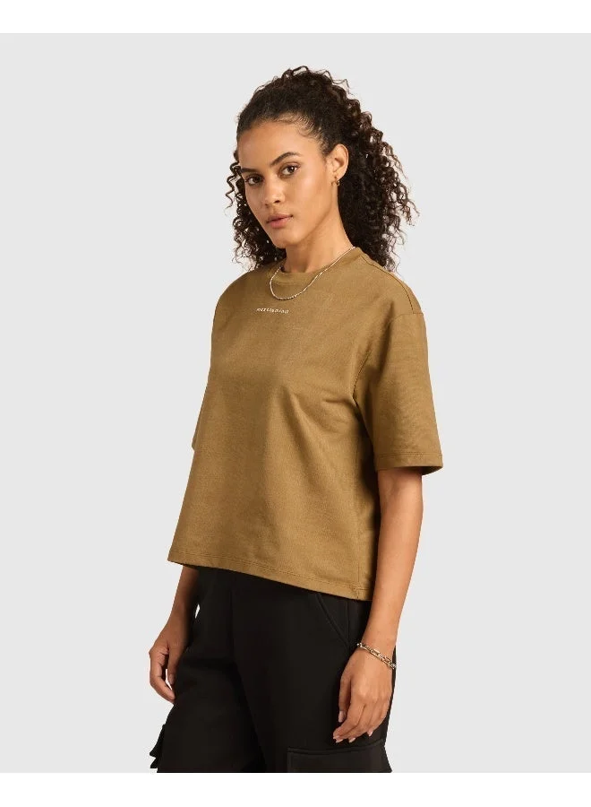 ماسلميند تيشيرت نسائي مطبوع بكتف ساقط وقصة واسعة، بألوان ثابتة ونسيج فائق النعومة مقاوم للتكوير والحفاظ على الشكل، بتقنية التجفيف السريع لراحة طوال اليوم