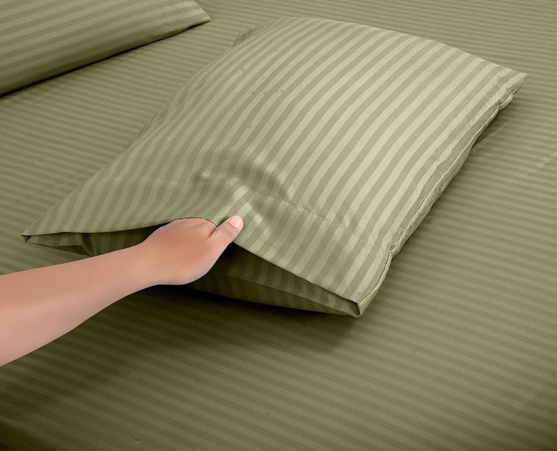 ROYALE LINENS طقم شراشف مخططة من رويال لينينز - فراش مايكروفايبر 1800 - 1 شرشف مجهز، 1 شرشف مسطح، 1 كيس وسادة - مقاوم للتجعد والبهتان - طقم شراشف توين مخططة داماسك 3 قطع (توين، أخضر حكيم) - Image 4