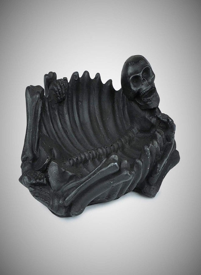 Inara Creation Pirates Skull Skeleton Ashtray - Image 1