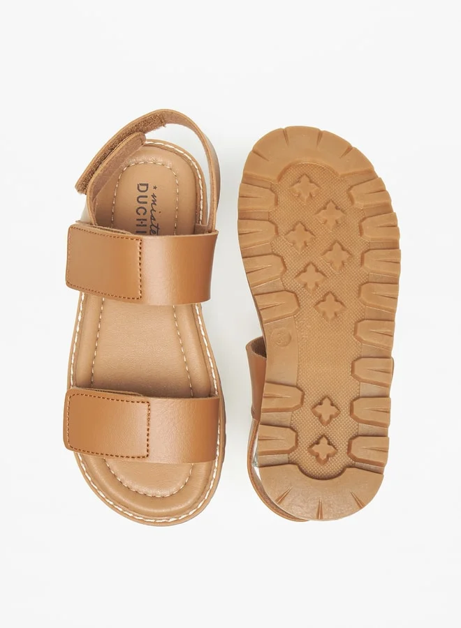 دوتشيني Boys Mister Solid Sandals with Hook and Loop Closure