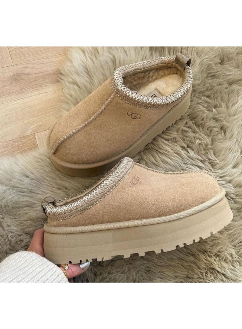 UGG Tazz Chestnut Slipper - Sand - Image 3