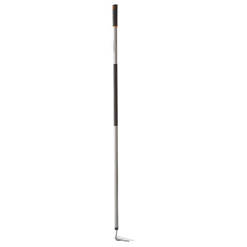Fiskars Ergo Long-handle Aluminum Hoe (60 Inch),Silver/Black - Image 1