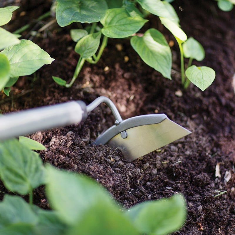 Fiskars Ergo Long-handle Aluminum Hoe (60 Inch),Silver/Black - Image 3