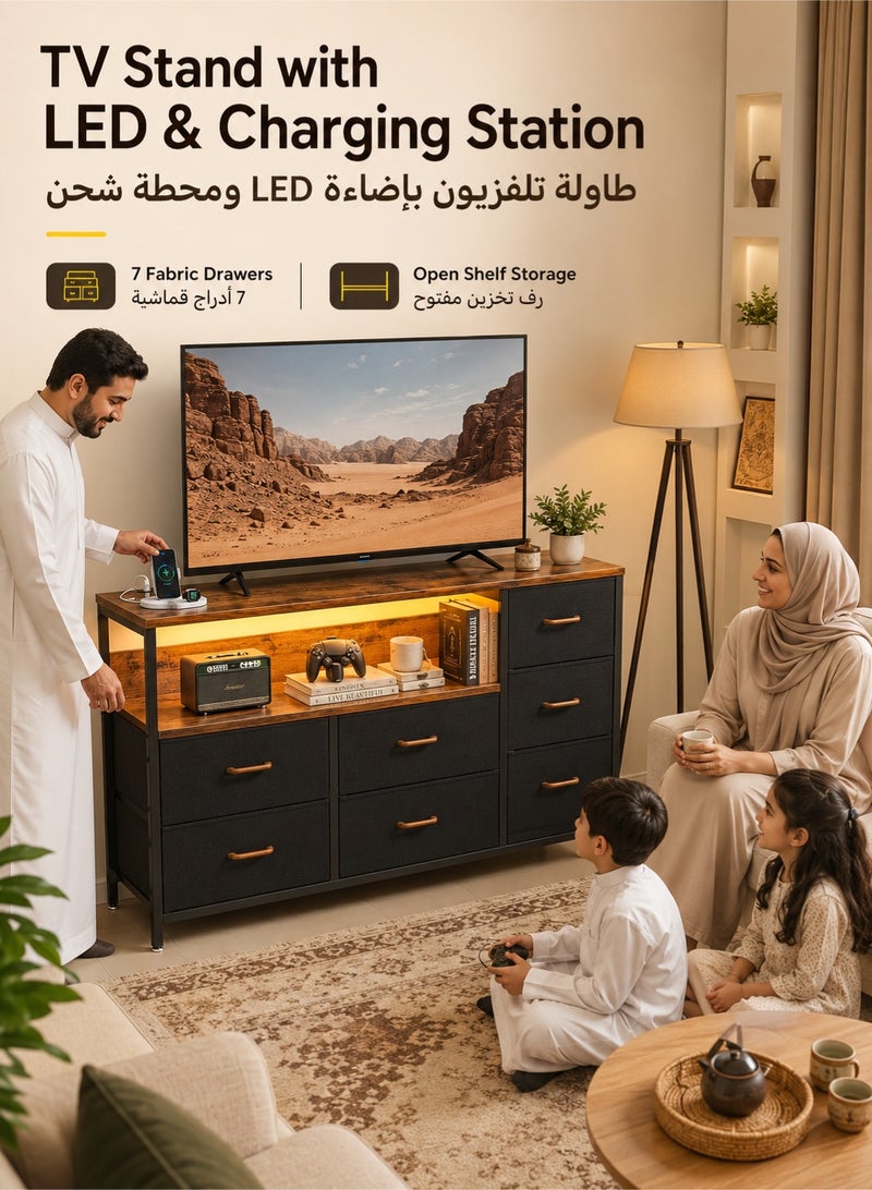 قف طاولة تلفزيون مع إضاءة RGB LED ومنفذ شحن، خزانة تخزين بـ 6 أدراج قماشية، وحدة تلفزيون مقاس 52 بوصة مناسبة حتى 60 بوصة، رف مفتوح، سطح خشبي، هيكل معدني، أسود وبني خشبي - Image 2
