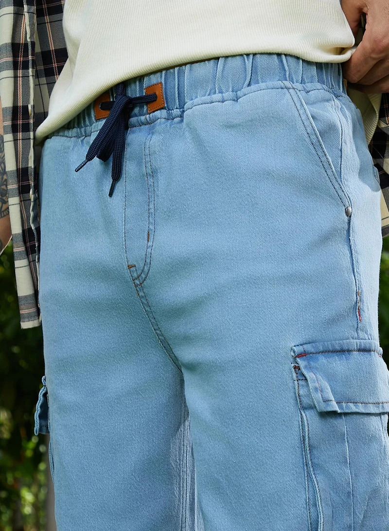 Campus Sutra Campus Sutra Men's Sky Blue Straight-Leg Parachute Denim Jeans For Casual Wear | Mid-Rise | Straight Fit | Drawstring Closure | Denim Jeans Crafted With Comfort Fit For Everyday Wear