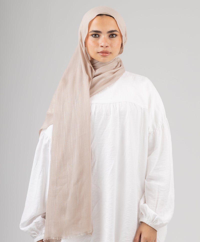 طرحة كتان أنيقة بلمسة ناعمة