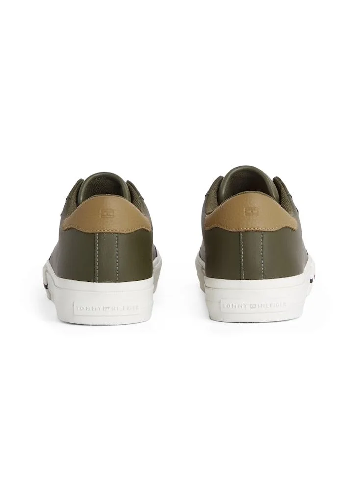 تومي هيلفيغر Low Top Lace Up Sneakers