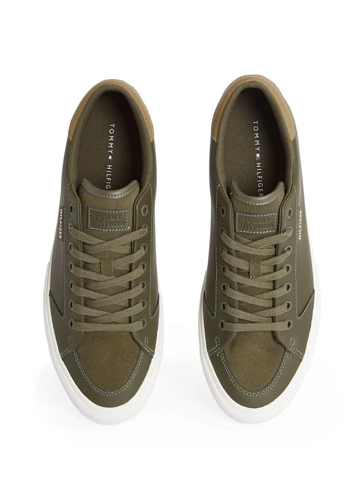 تومي هيلفيغر Low Top Lace Up Sneakers